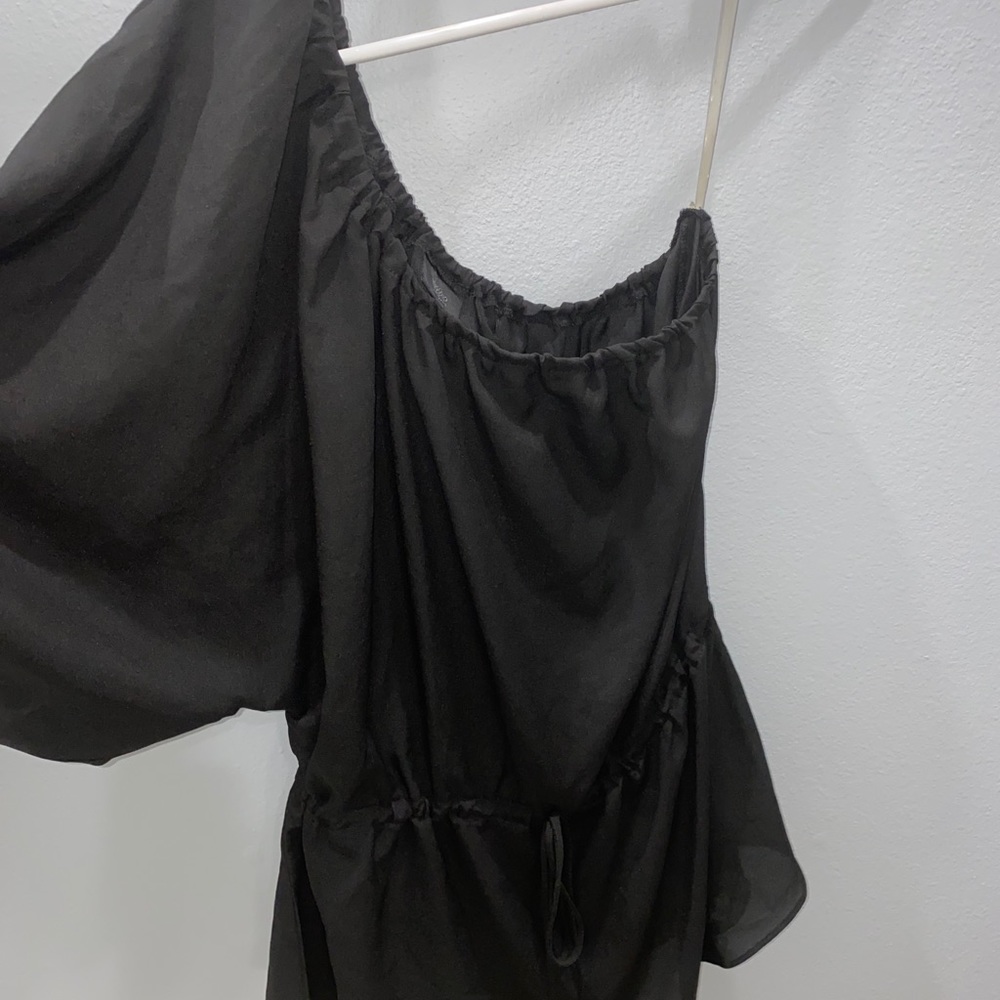 Me shoulder top